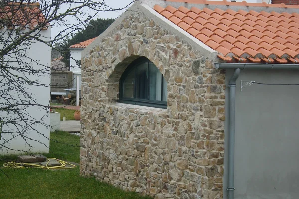 Réalisation d'une maçonnerie par Arnaud Maçonnerie Couverture, maçon à Brétignolles-sur-Mer